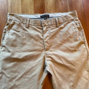 Banana Republic - Khaki Chinos - Size 32/32
